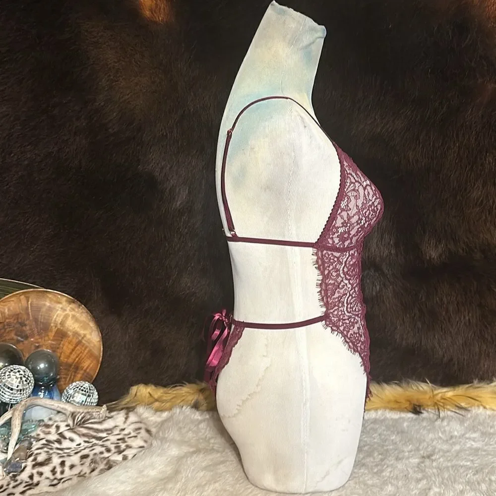 Victoria’s Secret lingerie M (2800)  NWOT